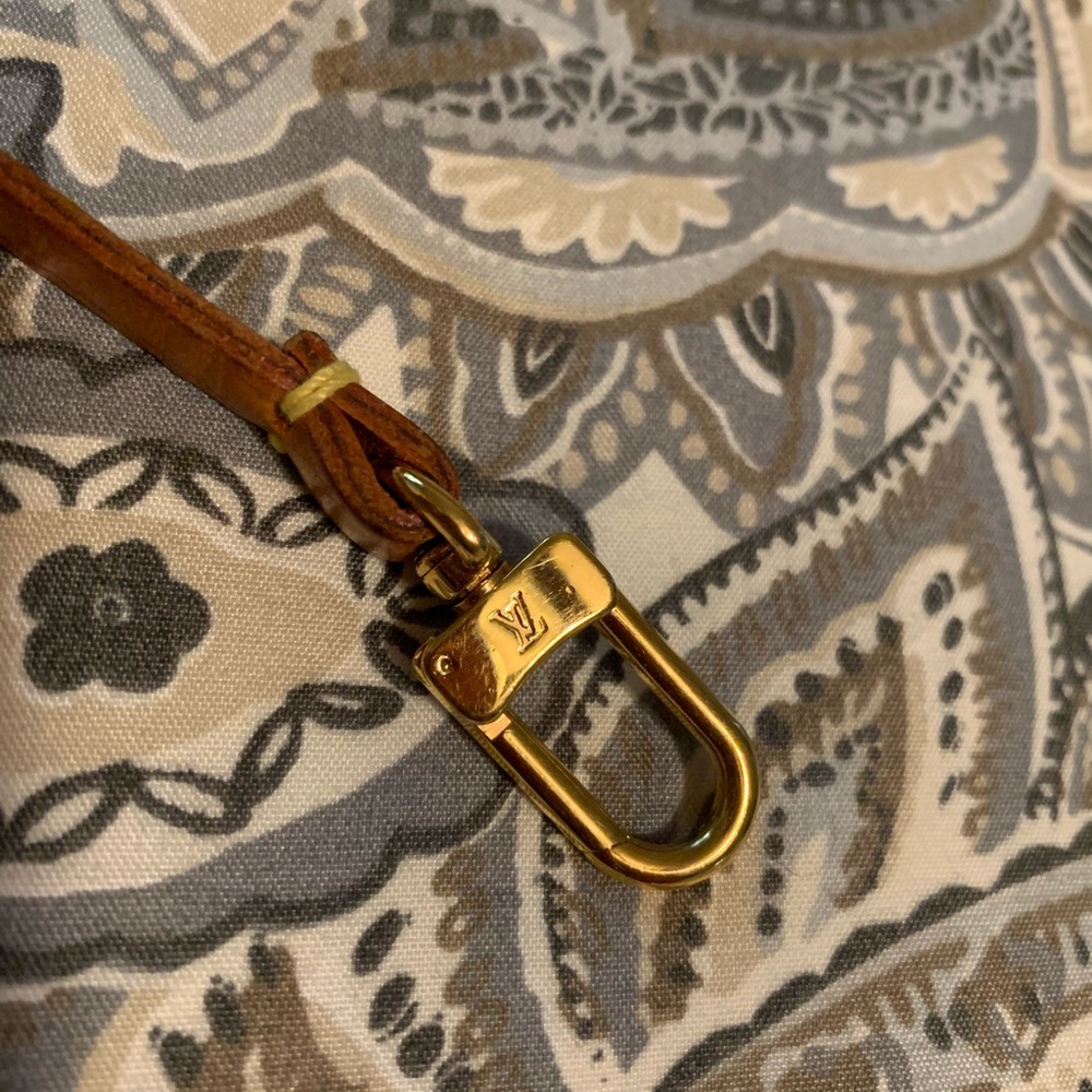 ❌SOLD❌ Authentic Louis Vuitton strap
